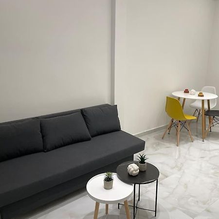 Luxury Apartment Next To Agias Sofias Thessaloniki Exterior photo